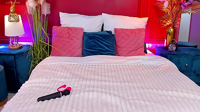 GiaCale online show from October 5, 2025, 5:17 am