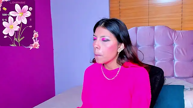 Selenakyle92  online show from January 14, 2025, 11:16 pm