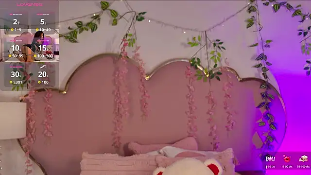 NahiaraReina online show from March 21, 2026, 1:37 pm