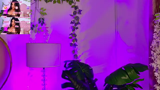 NahiaraReina online show from April 8, 2026, 1:55 pm