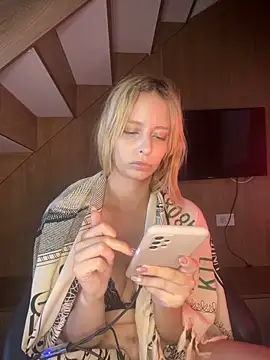 Bellahcha online show from April 19, 2026, 6:07 pm