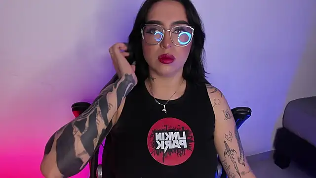 AnnikaMerliahh  online show from October 9, 2025, 3:37 am