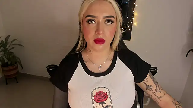 AnnikaMerliahh  online show from January 11, 2026, 1:38 pm