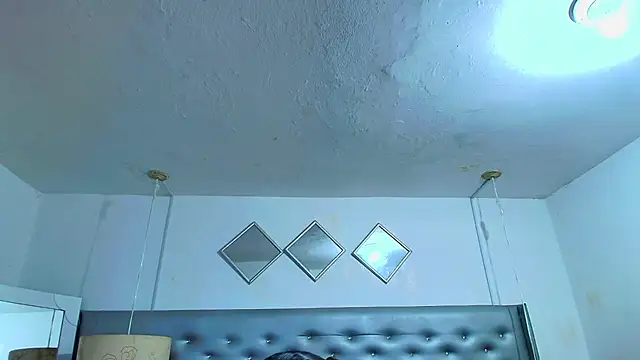 EileenBenzon online show from March 28, 2026, 3:33 pm