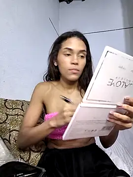 Cositarica 69 online show from September 24, 2025, 3:43 am