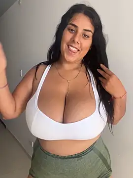andreinabigtits online show from February 11, 2025, 7:16 pm