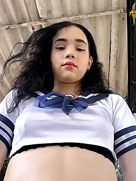 sweet outdoor charm online show from October 25, 2025, 7:30 pm