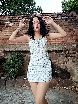 sweet outdoor charm online show from November 27, 2025, 8:11 pm