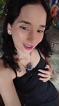 sweet outdoor charm online show from May 23, 2026, 4:11 pm