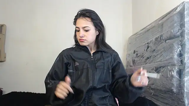 skinny sweet2411 online show from November 26, 2025, 8:04 am