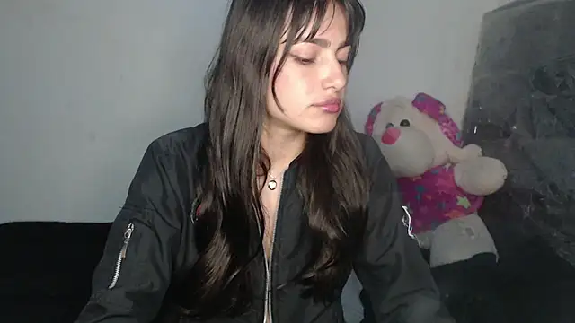 skinny sweet2411 online show from March 19, 2026, 1:53 am