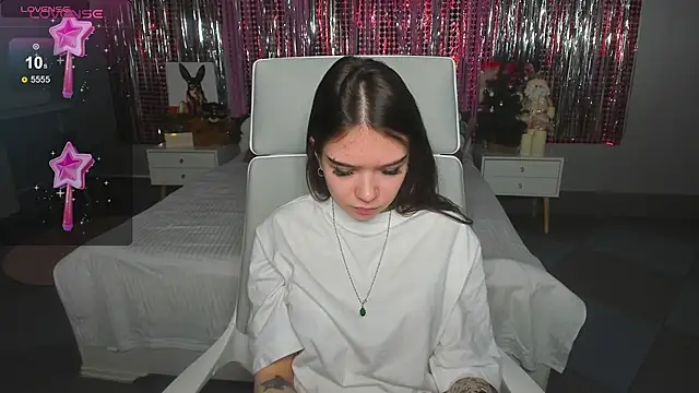 SweetyDeviliya online show from December 5, 2024, 5:48 am