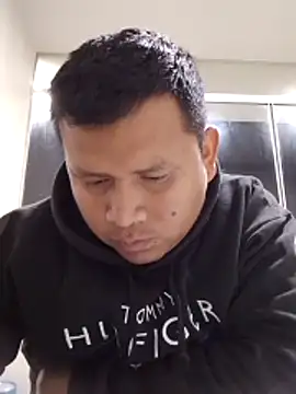 zeta29 online show from October 20, 2025, 4:02 am