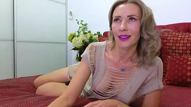  Maddalena  online show from September 28, 2025, 8:47 pm