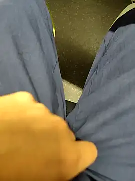 coppiapazza online show from October 15, 2025, 4:29 pm