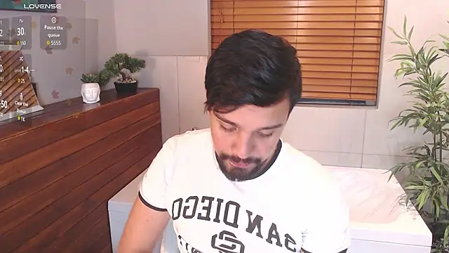 Edward max online show from February 4, 2026, 3:45 am