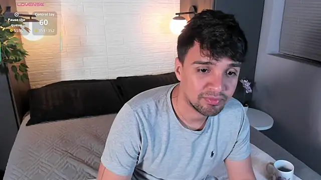 Edward max online show from April 7, 2026, 4:02 am