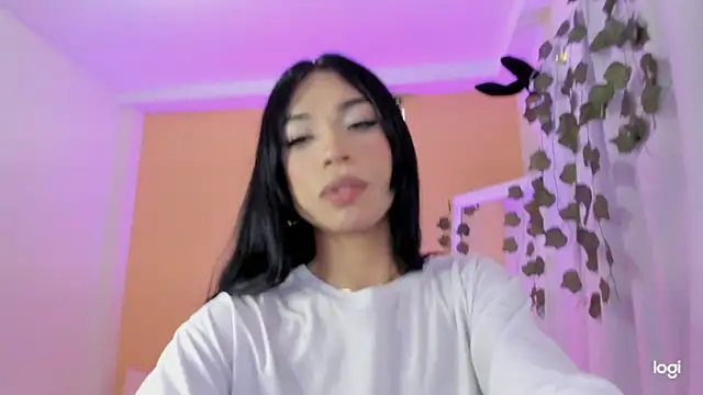 Snapshot of AndreaSweet_ chatting on February 5, 2025, 10:01 pm AndreaSweet  online show from February 5, 2025, 10:01 pm