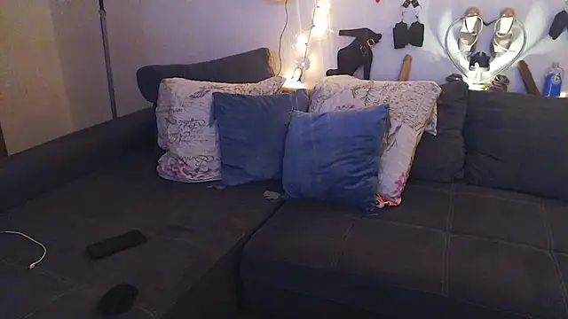 DevilsAngel13 online show from February 13, 2025, 6:59 pm