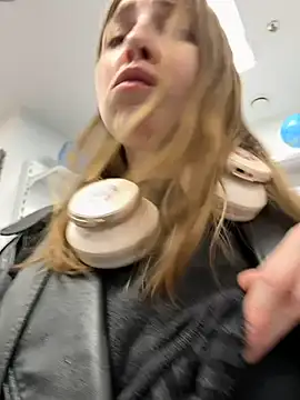 Sunny   Bunny online show from March 13, 2025, 2:44 pm