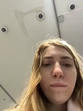 Sunny   Bunny online show from September 24, 2025, 8:39 am