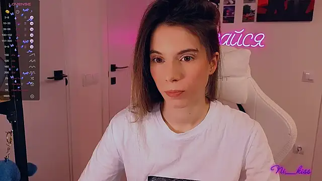 Snapshot of _ni_kiss chatting on November 22, 2025, 3:44 pm ni kiss online show from November 22, 2025, 3:44 pm