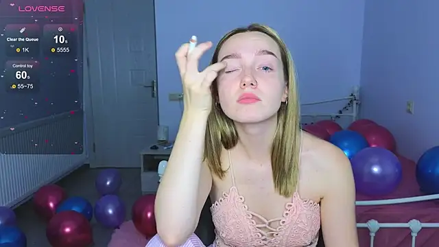 Wild Sophie  online show from November 26, 2025, 6:42 pm