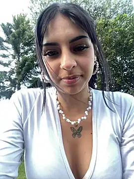 Snapshot of Hilary_pinkk chatting on January 22, 2025, 10:48 pm Hilary pinkk online show from January 22, 2025, 10:48 pm