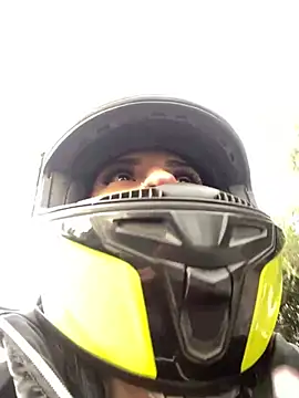 Snapshot of Hilary_pinkk chatting on February 3, 2025, 9:50 pm Hilary pinkk online show from February 3, 2025, 9:50 pm