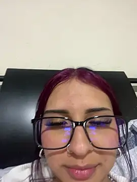 Snapshot of Hilary_pinkk chatting on February 6, 2025, 1:27 am Hilary pinkk online show from February 6, 2025, 1:27 am