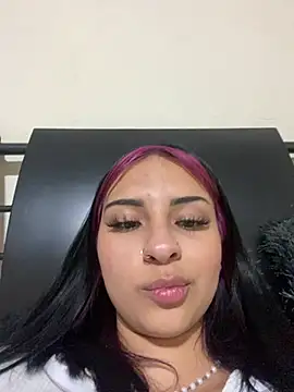 Snapshot of Hilary_pinkk chatting on February 15, 2025, 3:42 am Hilary pinkk online show from February 15, 2025, 3:42 am