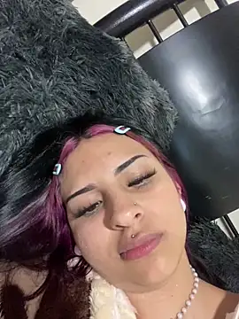 Snapshot of Hilary_pinkk chatting on February 22, 2025, 8:29 am Hilary pinkk online show from February 22, 2025, 8:29 am