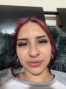 Snapshot of Hilary_pinkk chatting on February 23, 2025, 4:39 am Hilary pinkk online show from February 23, 2025, 4:39 am