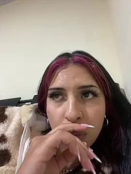 Snapshot of Hilary_pinkk chatting on February 23, 2025, 5:39 pm Hilary pinkk online show from February 23, 2025, 5:39 pm