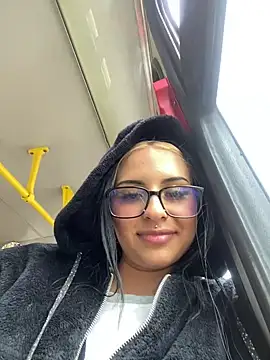 Snapshot of Hilary_pinkk chatting on March 4, 2025, 6:18 pm Hilary pinkk online show from March 4, 2025, 6:18 pm