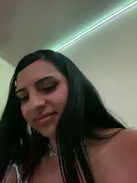 Snapshot of Hilary_pinkk chatting on March 12, 2025, 1:14 am Hilary pinkk online show from March 12, 2025, 1:14 am