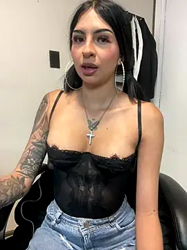 Snapshot of Hilary_pinkk chatting on October 3, 2025, 3:14 am Hilary pinkk online show from October 3, 2025, 3:14 am