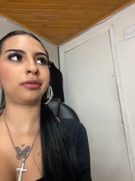 Snapshot of Hilary_pinkk chatting on October 10, 2025, 1:04 am Hilary pinkk online show from October 10, 2025, 1:04 am