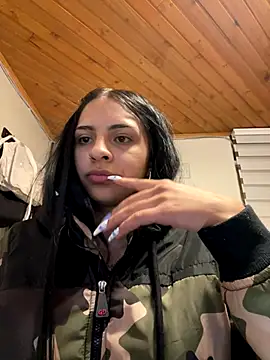 Snapshot of Hilary_pinkk chatting on October 11, 2025, 1:38 am Hilary pinkk online show from October 11, 2025, 1:38 am