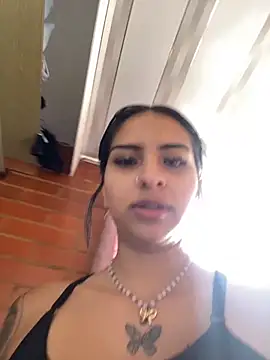 Snapshot of Hilary_pinkk chatting on November 5, 2025, 7:36 pm Hilary pinkk online show from November 5, 2025, 7:36 pm