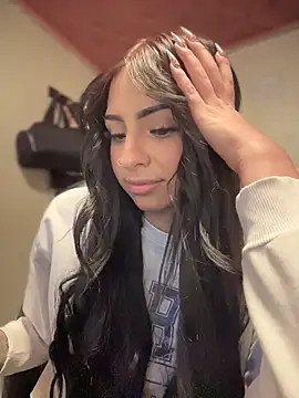 Snapshot of Hilary_pinkk chatting on November 14, 2025, 1:59 am Hilary pinkk online show from November 14, 2025, 1:59 am