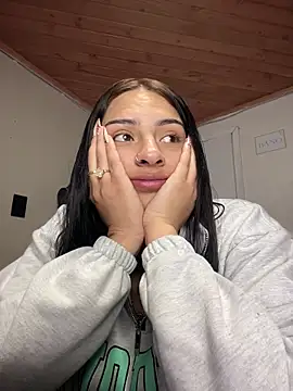 Snapshot of Hilary_pinkk chatting on November 15, 2025, 2:53 am Hilary pinkk online show from November 15, 2025, 2:53 am