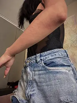 Snapshot of Hilary_pinkk chatting on November 20, 2025, 2:56 am Hilary pinkk online show from November 20, 2025, 2:56 am