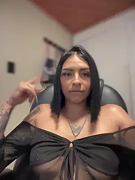 Snapshot of Hilary_pinkk chatting on December 16, 2025, 2:49 am Hilary pinkk online show from December 16, 2025, 2:49 am