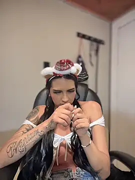 Snapshot of Hilary_pinkk chatting on December 23, 2025, 2:53 am Hilary pinkk online show from December 23, 2025, 2:53 am