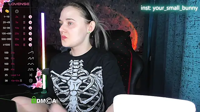 Your small bunny online show from November 4, 2025, 3:16 am