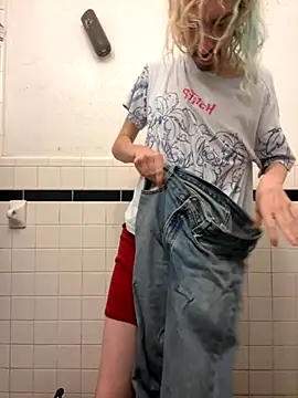 tallnerdyguy online show from October 6, 2025, 9:23 pm