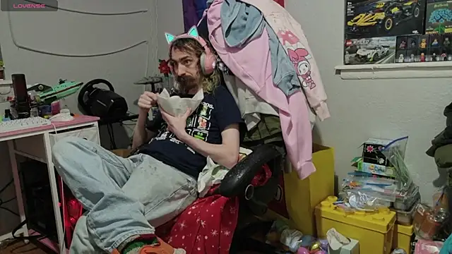 tallnerdyguy online show from April 1, 2026, 3:40 am