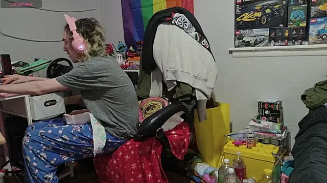 tallnerdyguy online show from April 4, 2026, 3:49 am