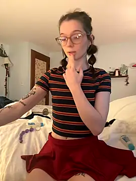 dreamteemergirl online show from October 11, 2025, 9:13 pm